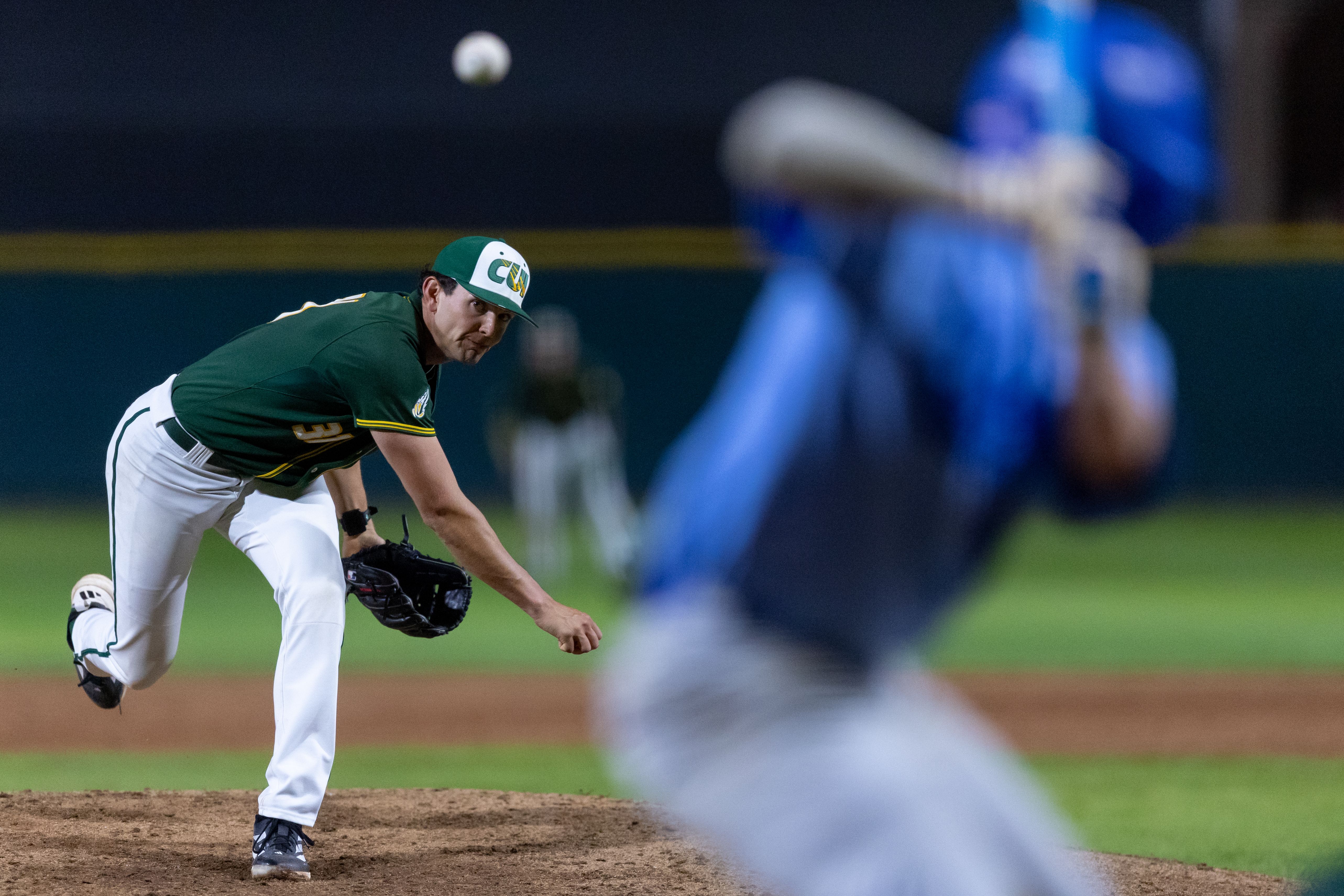 Matthew Kaiser throwing a pitch